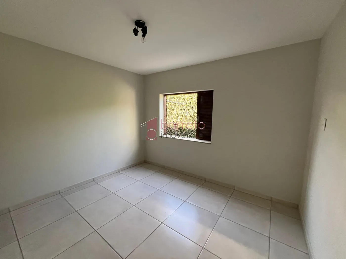 CASA TÉRREA RESIDENCIAL E COMERCIAL PARA LOCAÇÃO E VENDA NO BAIRRO VIANELO – JUNDIAÍ/SP