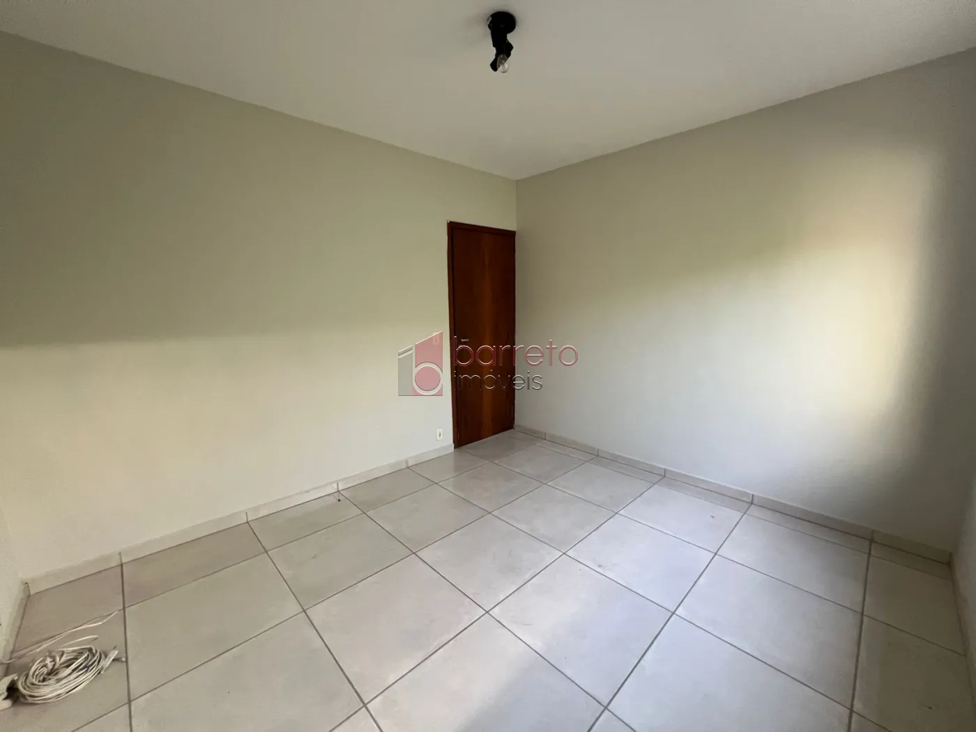 CASA TÉRREA RESIDENCIAL E COMERCIAL PARA LOCAÇÃO E VENDA NO BAIRRO VIANELO – JUNDIAÍ/SP