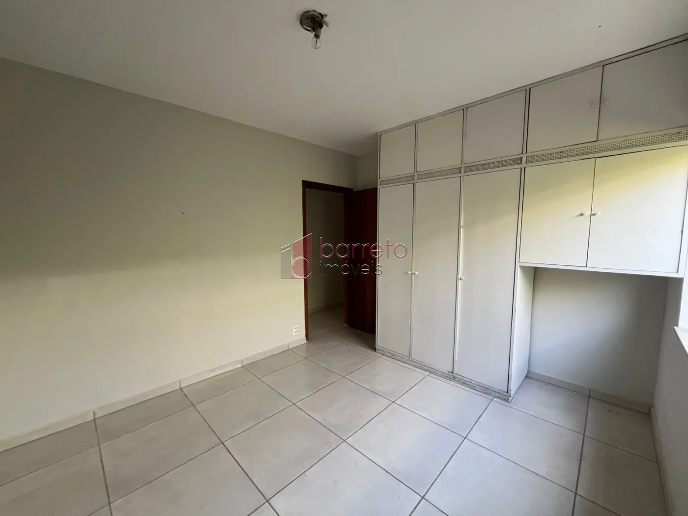 CASA TÉRREA RESIDENCIAL E COMERCIAL PARA LOCAÇÃO E VENDA NO BAIRRO VIANELO – JUNDIAÍ/SP