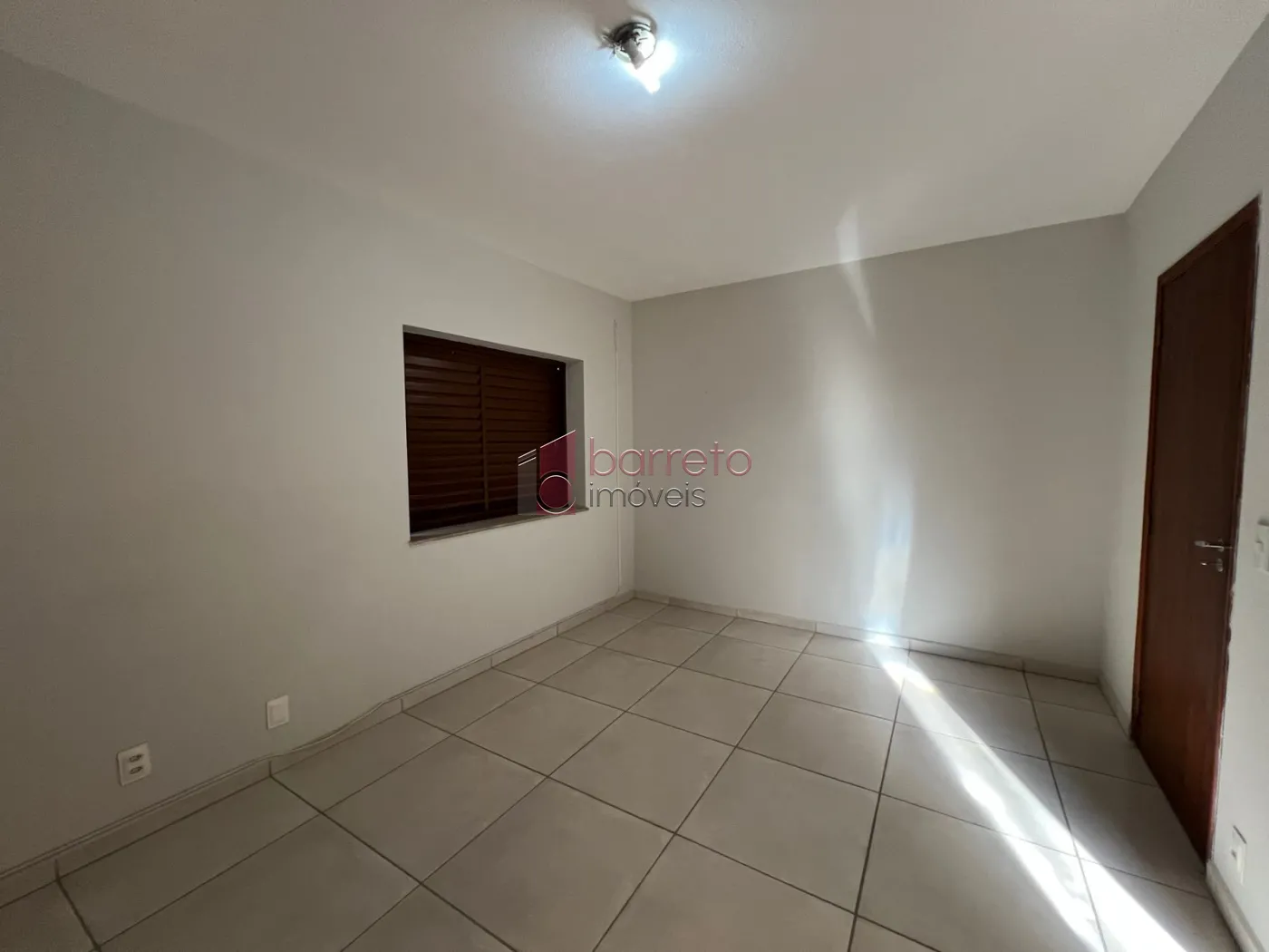 CASA TÉRREA RESIDENCIAL E COMERCIAL PARA LOCAÇÃO E VENDA NO BAIRRO VIANELO – JUNDIAÍ/SP