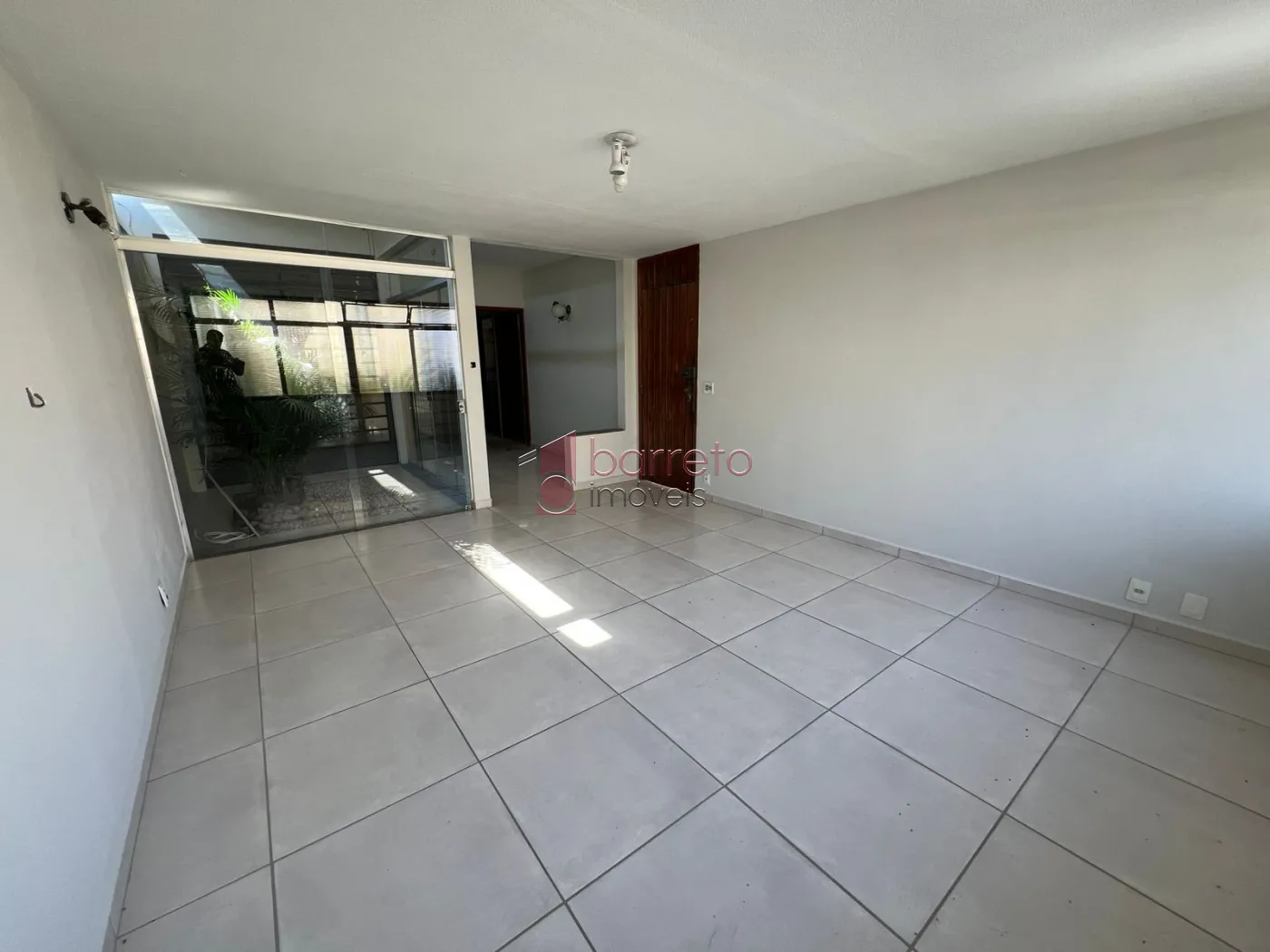 CASA TÉRREA RESIDENCIAL E COMERCIAL PARA LOCAÇÃO E VENDA NO BAIRRO VIANELO – JUNDIAÍ/SP