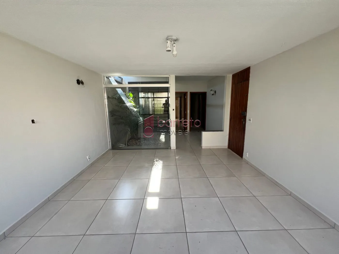 CASA TÉRREA RESIDENCIAL E COMERCIAL PARA LOCAÇÃO E VENDA NO BAIRRO VIANELO – JUNDIAÍ/SP
