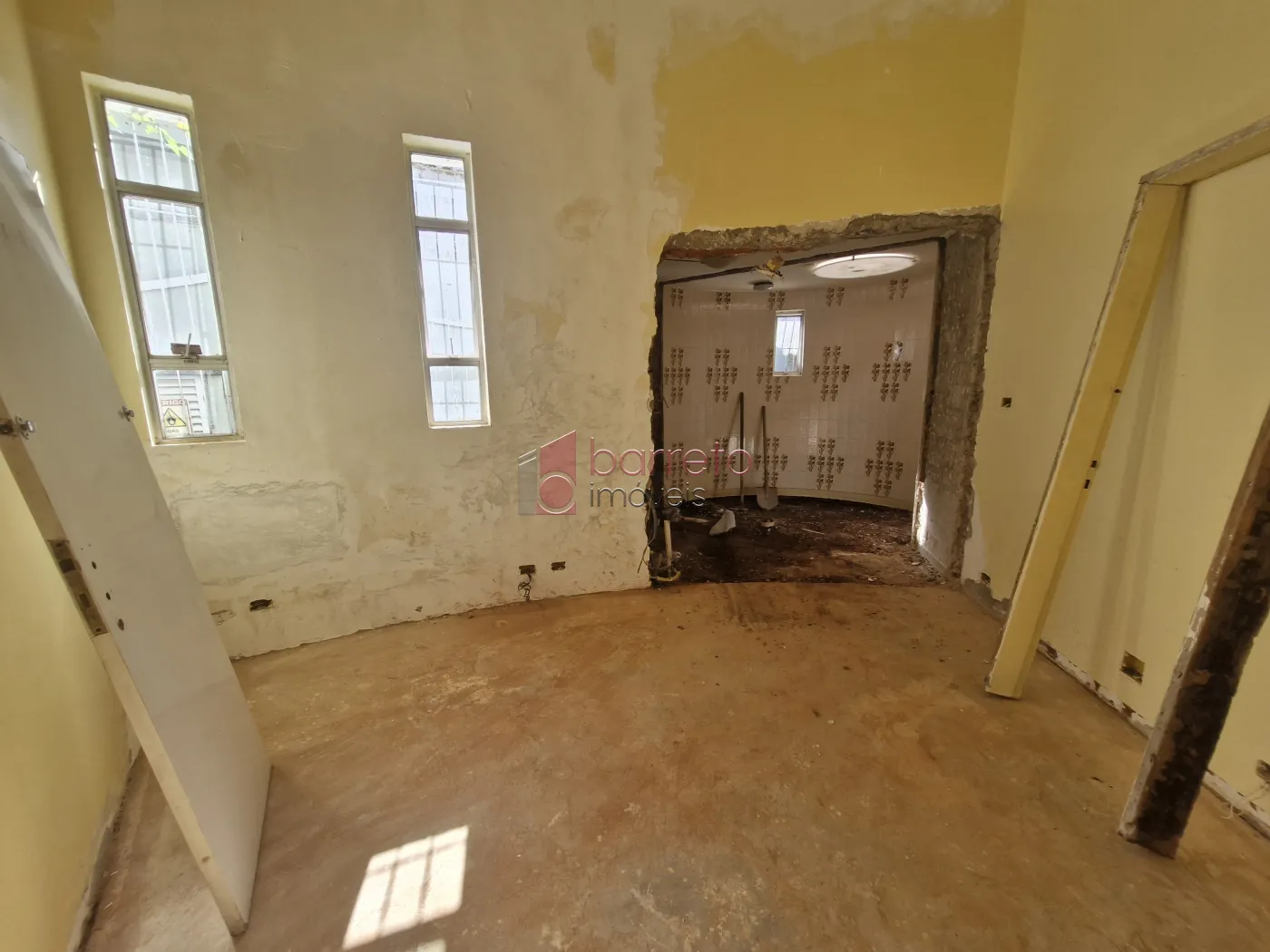 CASA COMERCIAL PARA LOCAÇÃO NO ANHANGABAÚ – JUNDIAÍ/SP