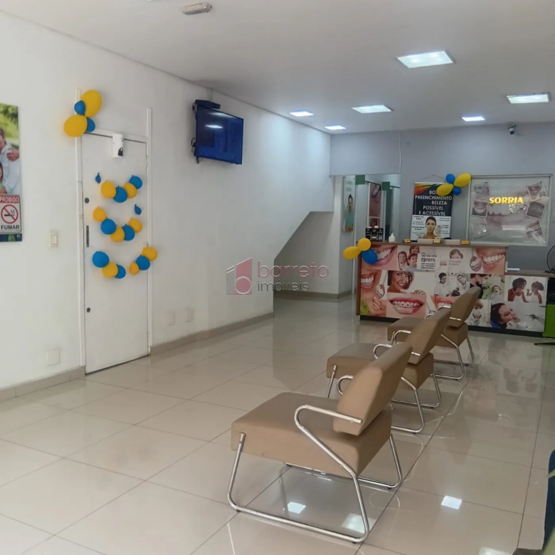 PRÉDIO COMERCIAL COM 03 PAVIMENTOS À VENDA NO CENTRO DE JUNDIAÍ/SP