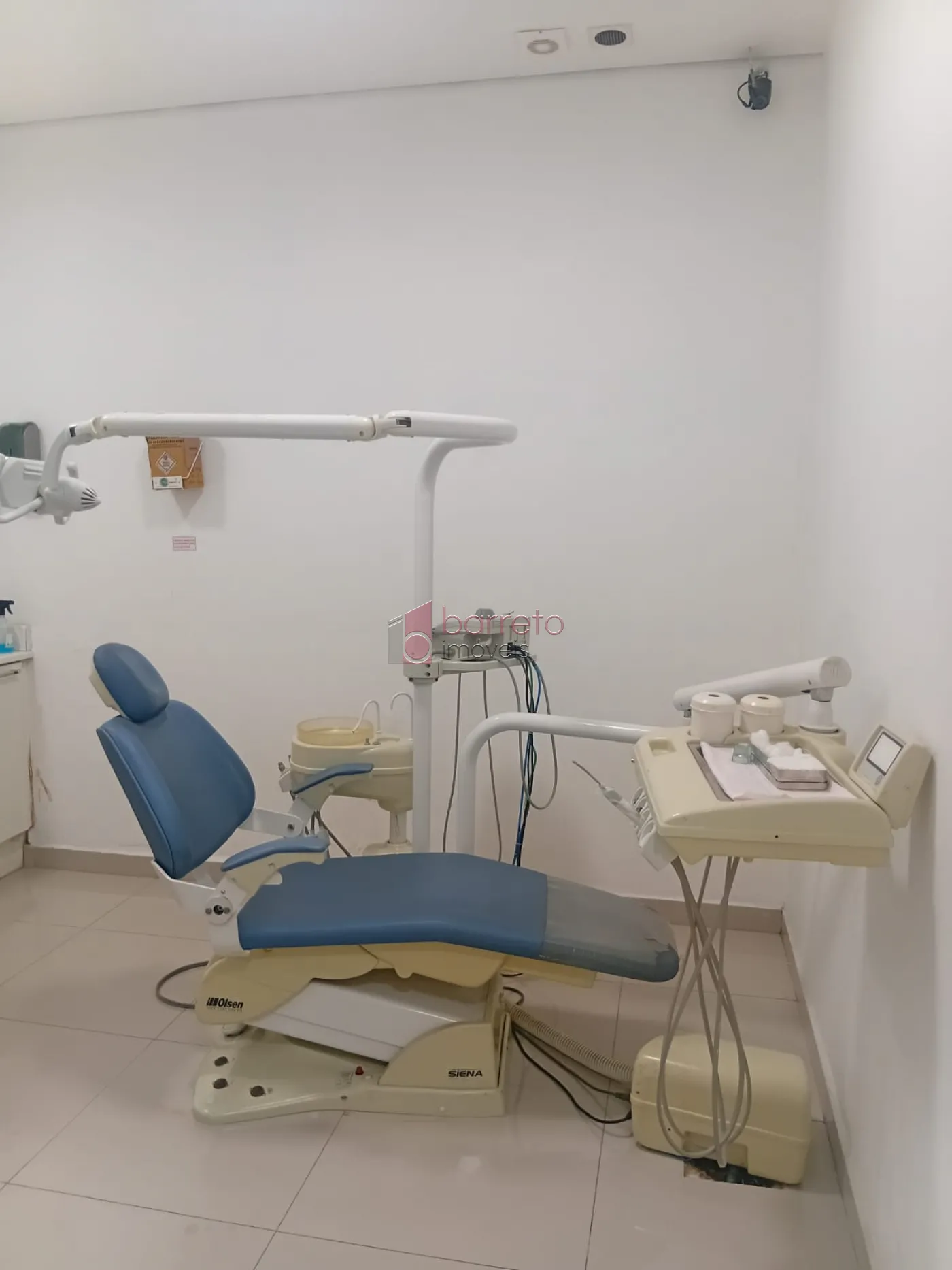 PRÉDIO COMERCIAL COM 03 PAVIMENTOS À VENDA NO CENTRO DE JUNDIAÍ/SP