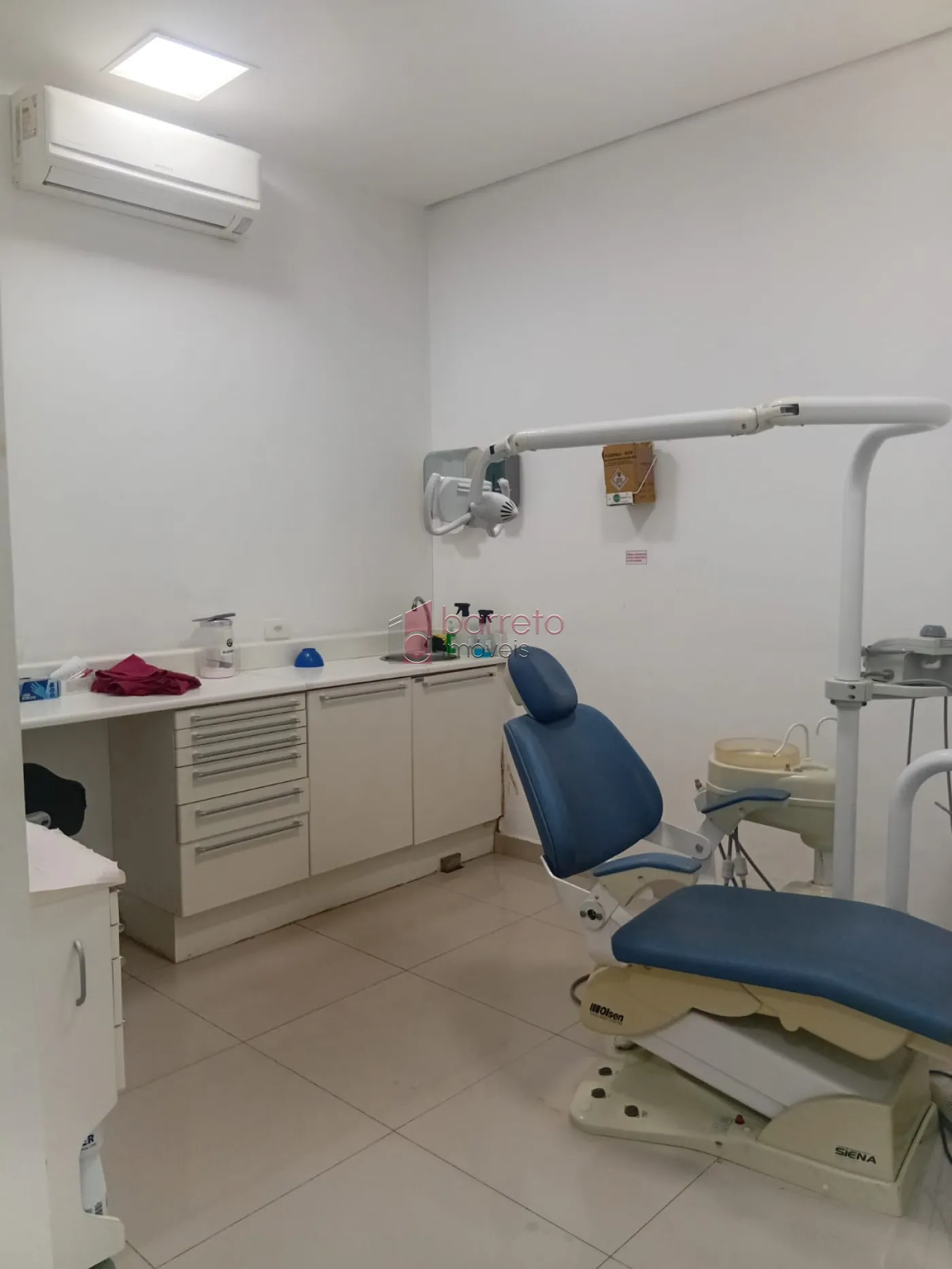 PRÉDIO COMERCIAL COM 03 PAVIMENTOS À VENDA NO CENTRO DE JUNDIAÍ/SP