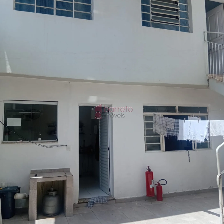 PRÉDIO COMERCIAL COM 03 PAVIMENTOS À VENDA NO CENTRO DE JUNDIAÍ/SP