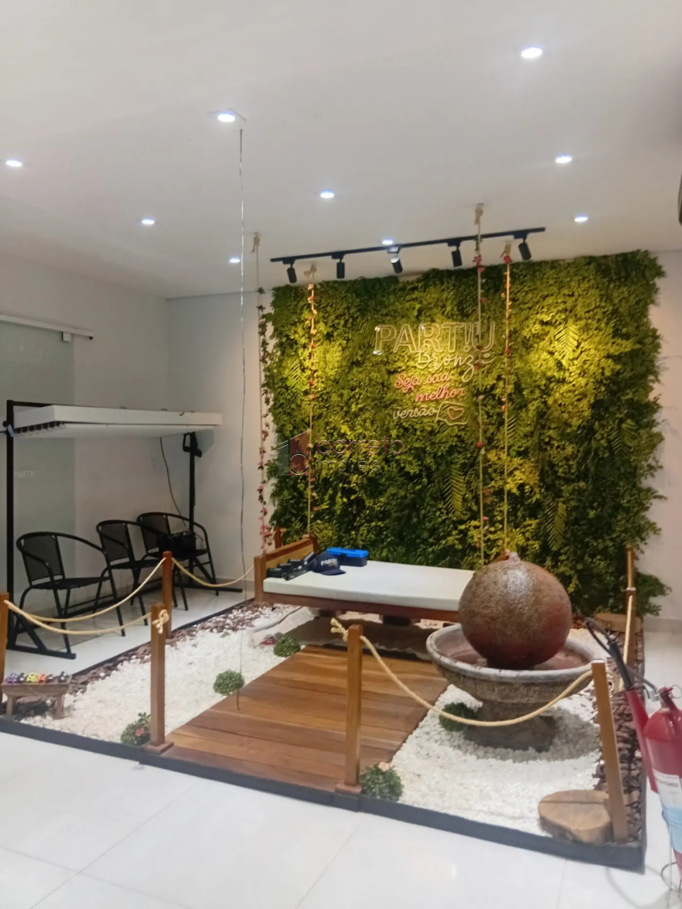PRÉDIO COMERCIAL COM 03 PAVIMENTOS À VENDA NO CENTRO DE JUNDIAÍ/SP