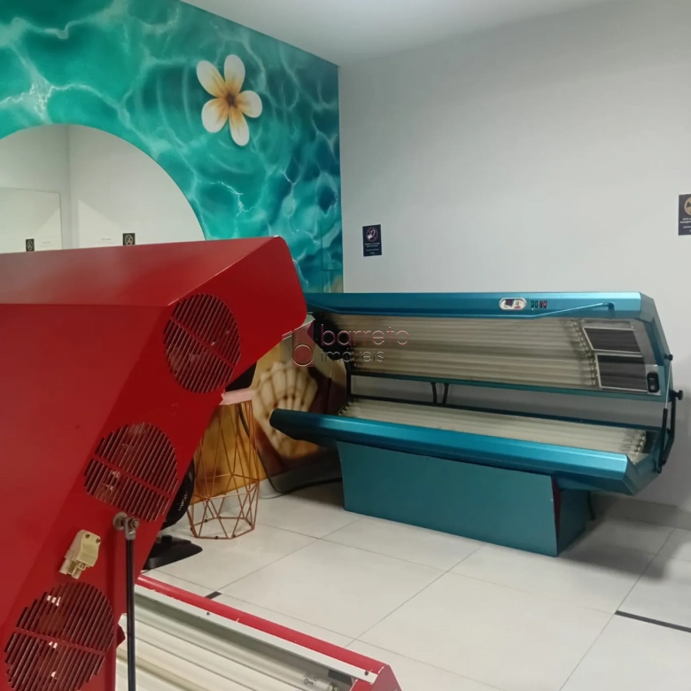 PRÉDIO COMERCIAL COM 03 PAVIMENTOS À VENDA NO CENTRO DE JUNDIAÍ/SP