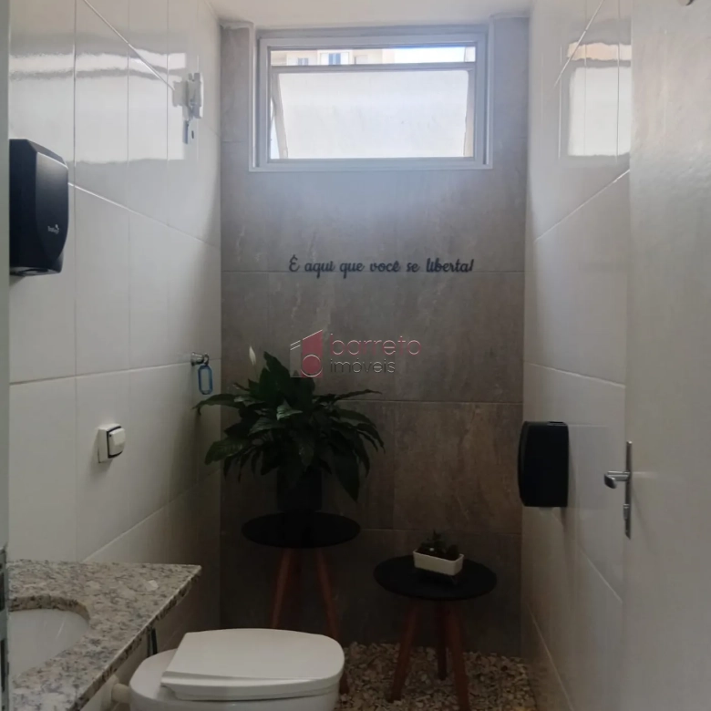 PRÉDIO COMERCIAL COM 03 PAVIMENTOS À VENDA NO CENTRO DE JUNDIAÍ/SP
