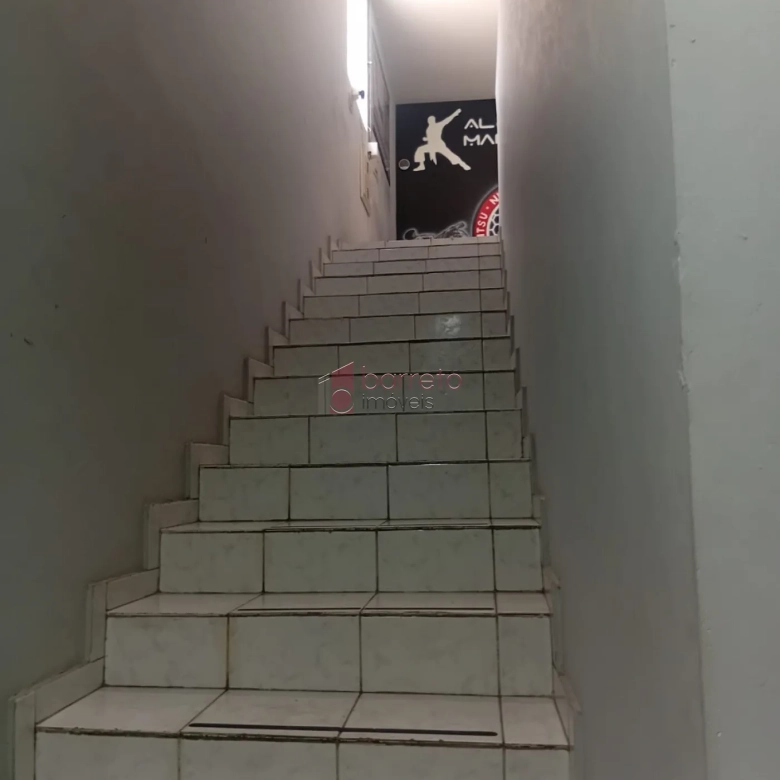 PRÉDIO COMERCIAL COM 03 PAVIMENTOS À VENDA NO CENTRO DE JUNDIAÍ/SP
