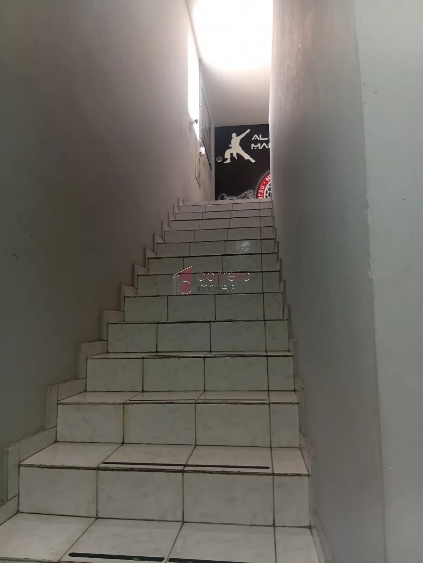 PRÉDIO COMERCIAL COM 03 PAVIMENTOS À VENDA NO CENTRO DE JUNDIAÍ/SP