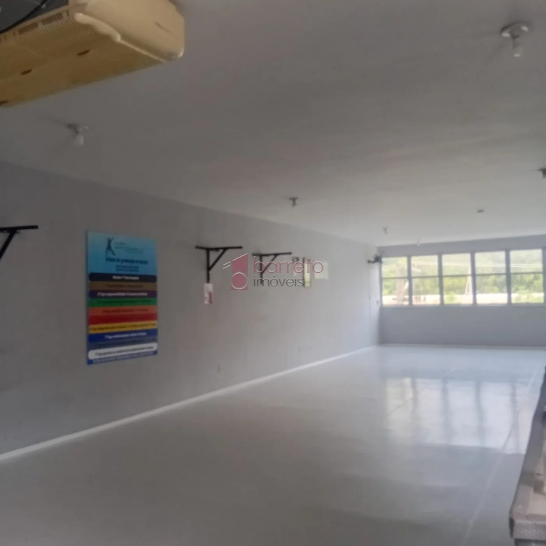 PRÉDIO COMERCIAL COM 03 PAVIMENTOS À VENDA NO CENTRO DE JUNDIAÍ/SP