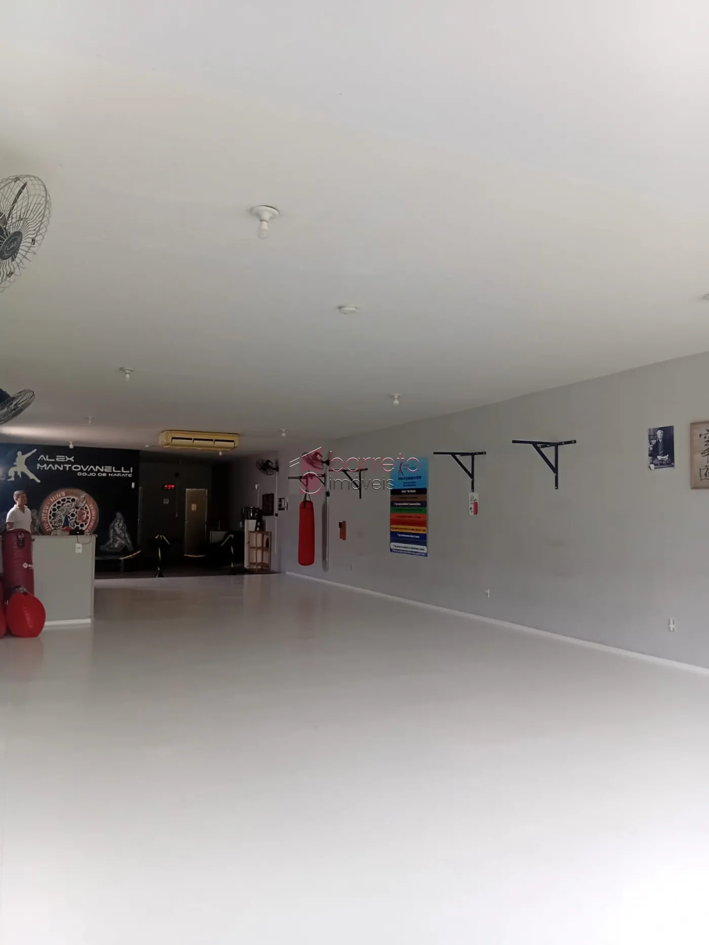 PRÉDIO COMERCIAL COM 03 PAVIMENTOS À VENDA NO CENTRO DE JUNDIAÍ/SP