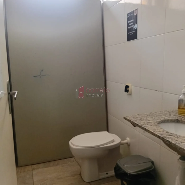 PRÉDIO COMERCIAL COM 03 PAVIMENTOS À VENDA NO CENTRO DE JUNDIAÍ/SP