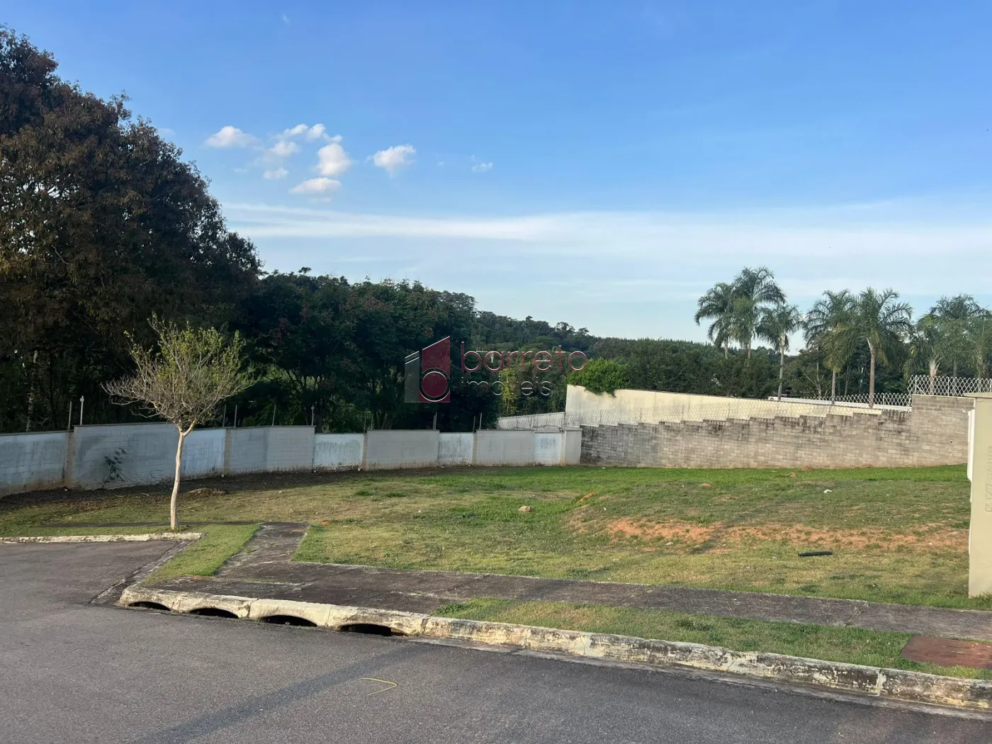 BELO LOTE NO CONDOMÍNIO EXCLUSIVO ALAMEDA DOS RESEDÁS – BAIRRO DA MALOTA – JUNDIAÍ/SP