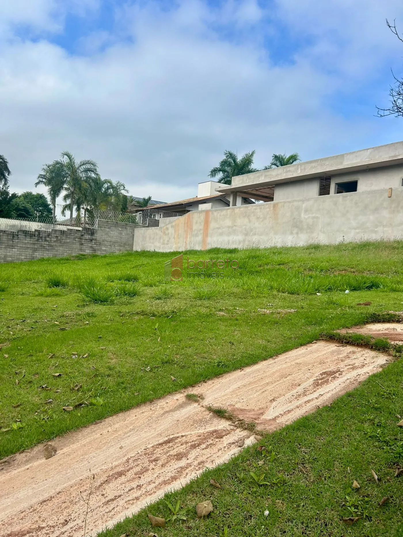 BELO LOTE NO CONDOMÍNIO EXCLUSIVO ALAMEDA DOS RESEDÁS – BAIRRO DA MALOTA – JUNDIAÍ/SP