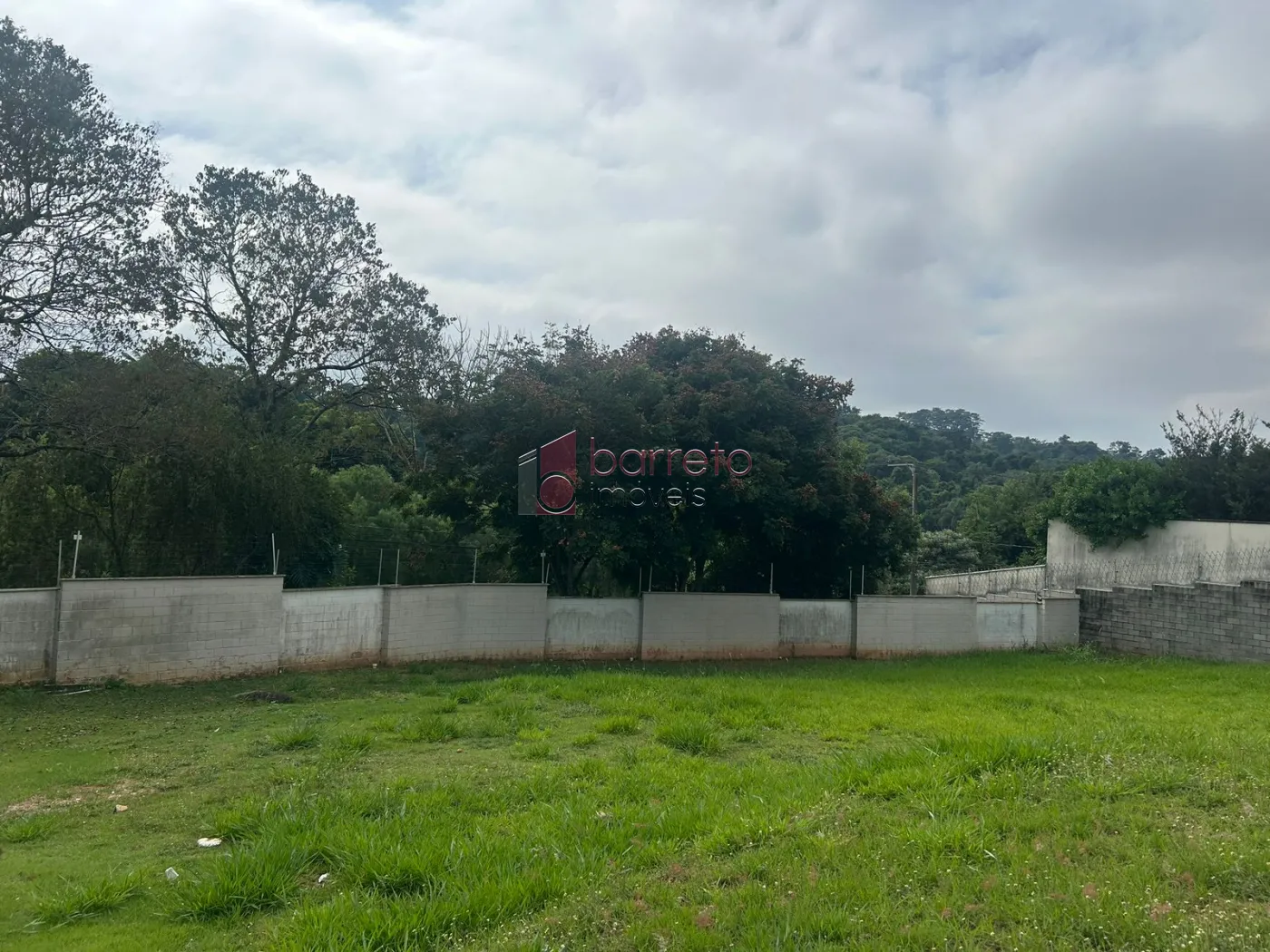 BELO LOTE NO CONDOMÍNIO EXCLUSIVO ALAMEDA DOS RESEDÁS – BAIRRO DA MALOTA – JUNDIAÍ/SP