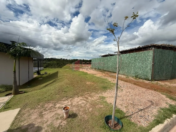 TERRENO DE 420 M² À VENDA NO CONDOMÍNIO PORTAL DOS LAGOS EM JUNDIAÍ/SP
