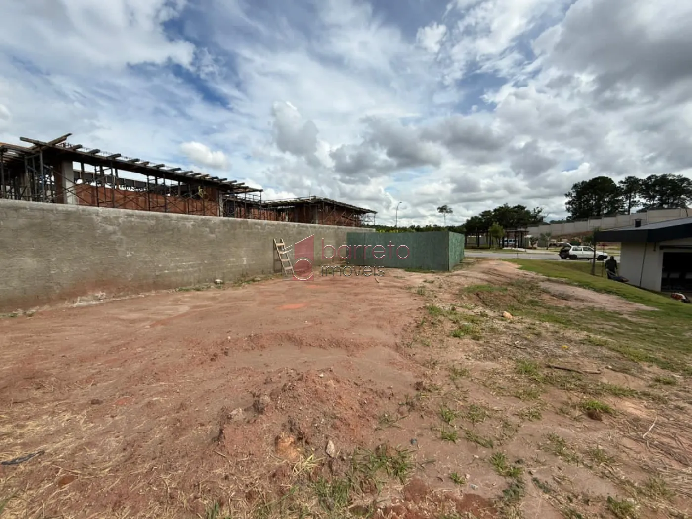 TERRENO DE 420 M² À VENDA NO CONDOMÍNIO PORTAL DOS LAGOS EM JUNDIAÍ/SP
