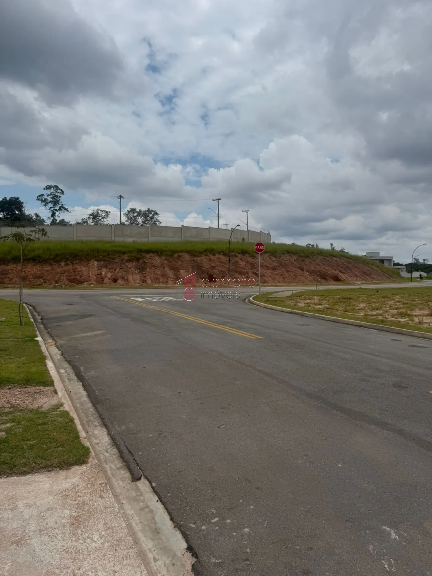 TERRENO À VENDA CONDOMÍNIO PORTAL DOS LAGOS – CURRUPIRA – JUNDIAÍ/SP