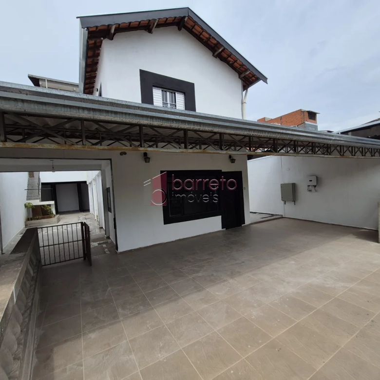 CASA COM 6 SUÍTES À VENDA EM CAMPO LIMPO PAULISTA/SP