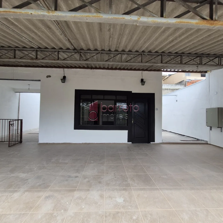 CASA COM 6 SUÍTES À VENDA EM CAMPO LIMPO PAULISTA/SP