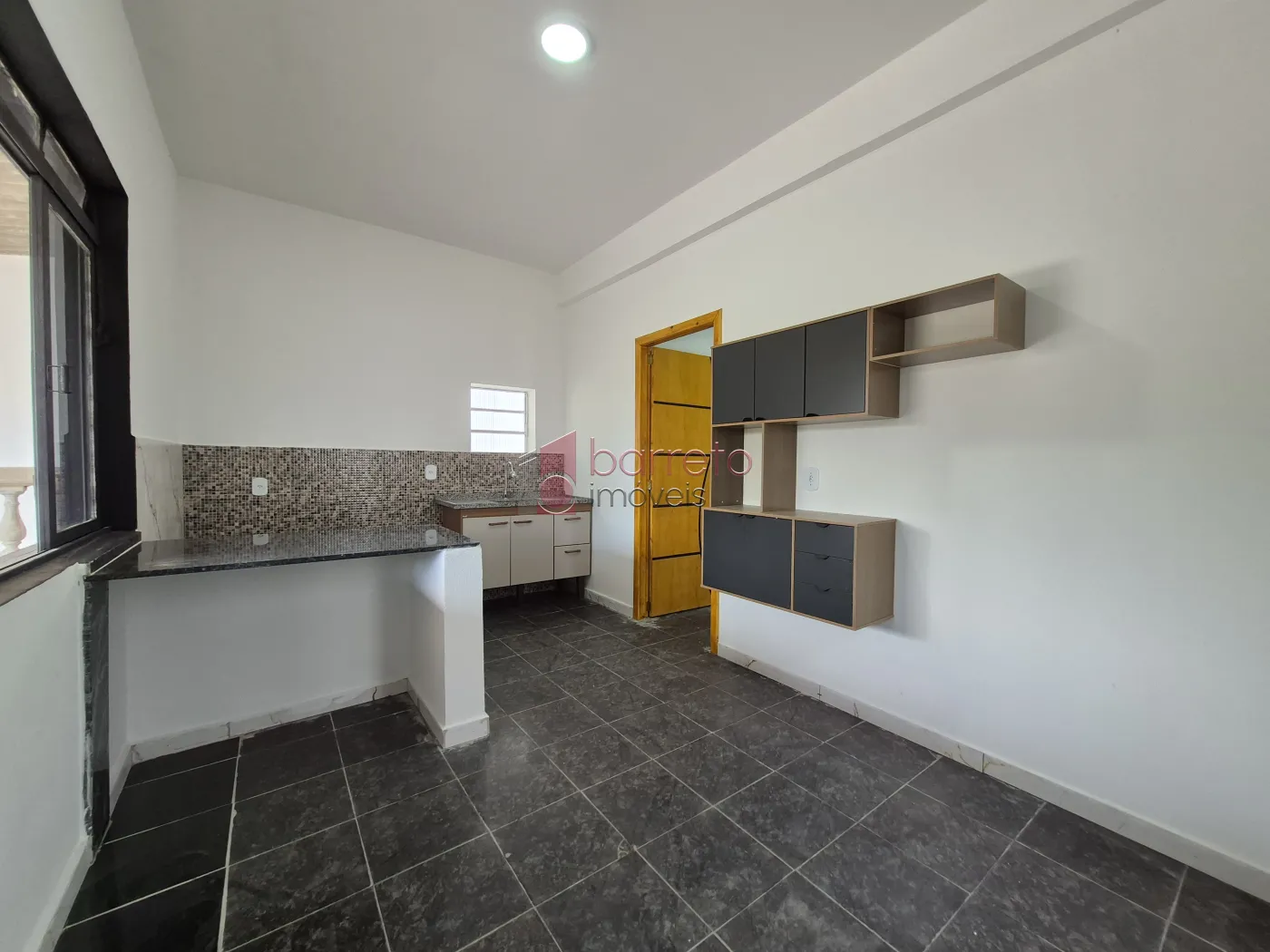 CASA COM 6 SUÍTES À VENDA EM CAMPO LIMPO PAULISTA/SP