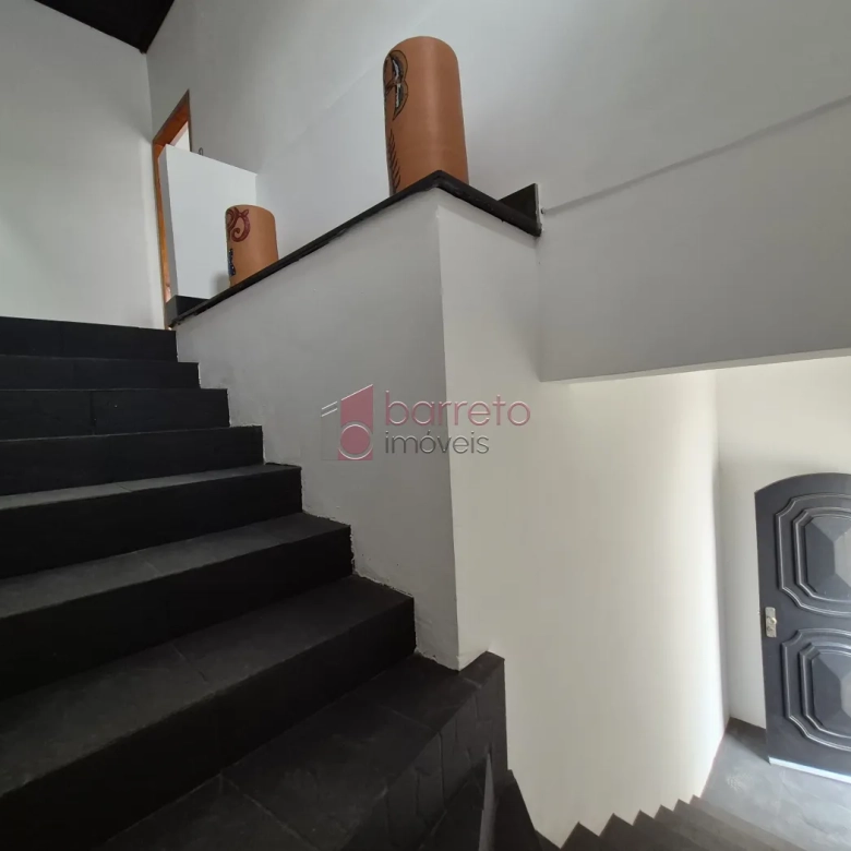 CASA COM 6 SUÍTES À VENDA EM CAMPO LIMPO PAULISTA/SP