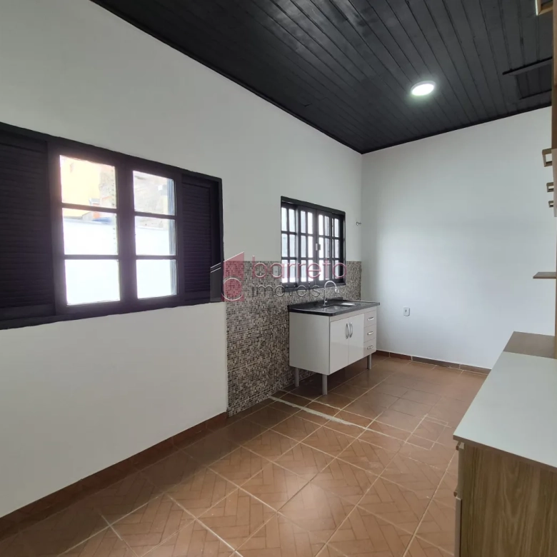 CASA COM 6 SUÍTES À VENDA EM CAMPO LIMPO PAULISTA/SP