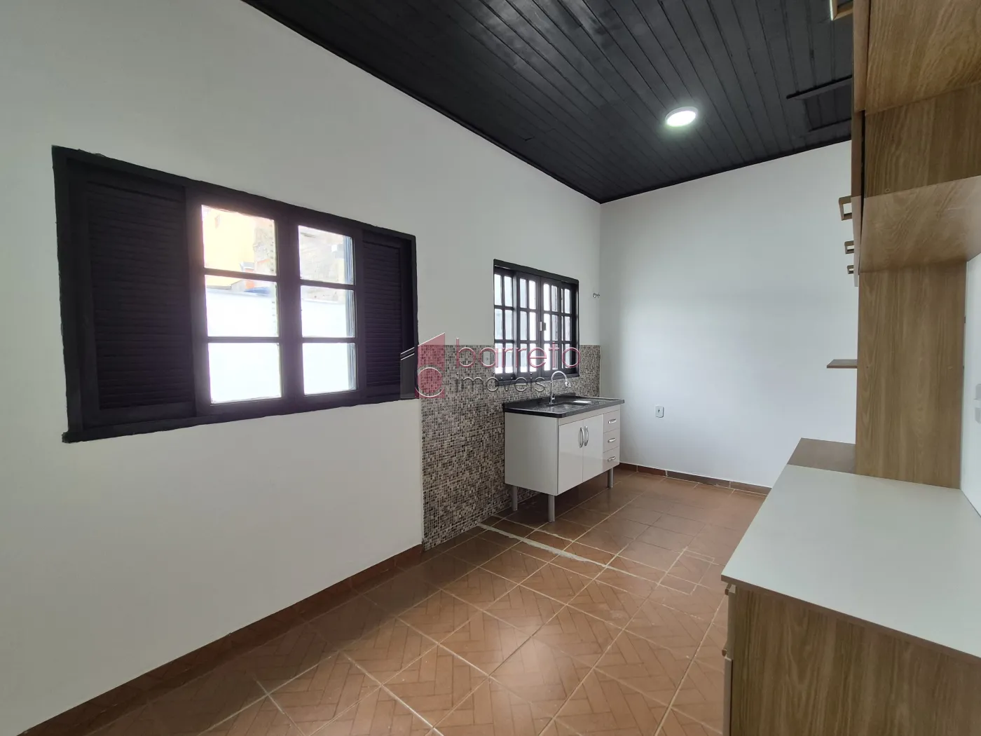 CASA COM 6 SUÍTES À VENDA EM CAMPO LIMPO PAULISTA/SP