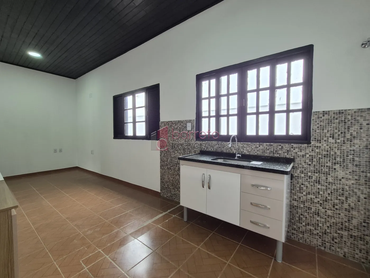 CASA COM 6 SUÍTES À VENDA EM CAMPO LIMPO PAULISTA/SP