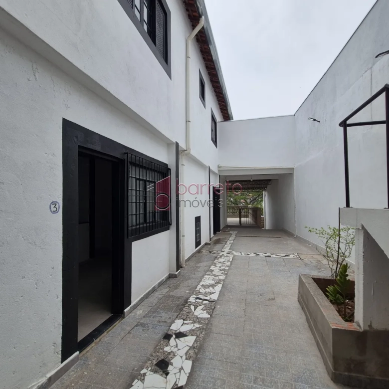 CASA COM 6 SUÍTES À VENDA EM CAMPO LIMPO PAULISTA/SP