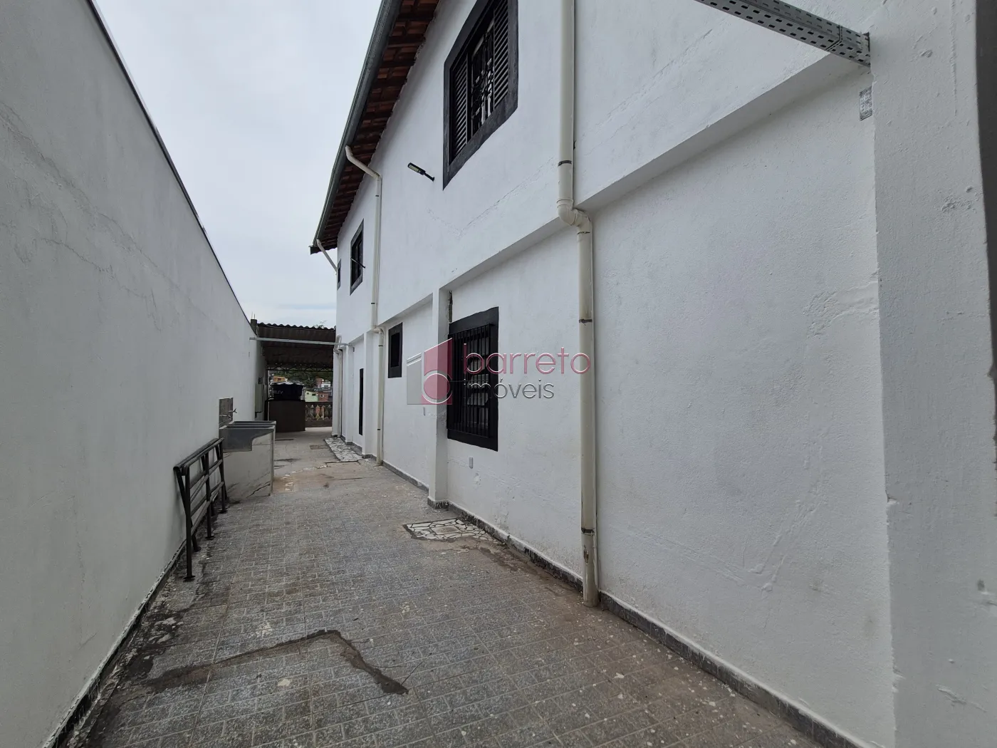 CASA COM 6 SUÍTES À VENDA EM CAMPO LIMPO PAULISTA/SP