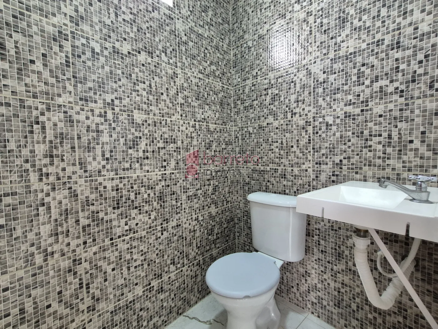 CASA COM 6 SUÍTES À VENDA EM CAMPO LIMPO PAULISTA/SP
