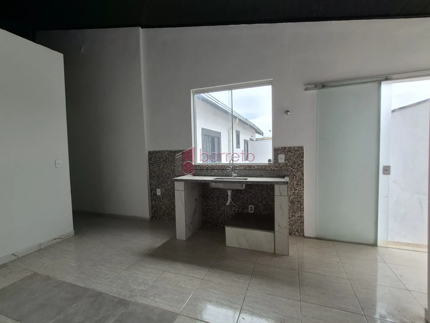 CASA COM 6 SUÍTES À VENDA EM CAMPO LIMPO PAULISTA/SP