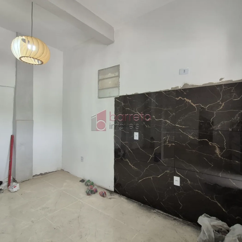 CASA COM 6 SUÍTES À VENDA EM CAMPO LIMPO PAULISTA/SP