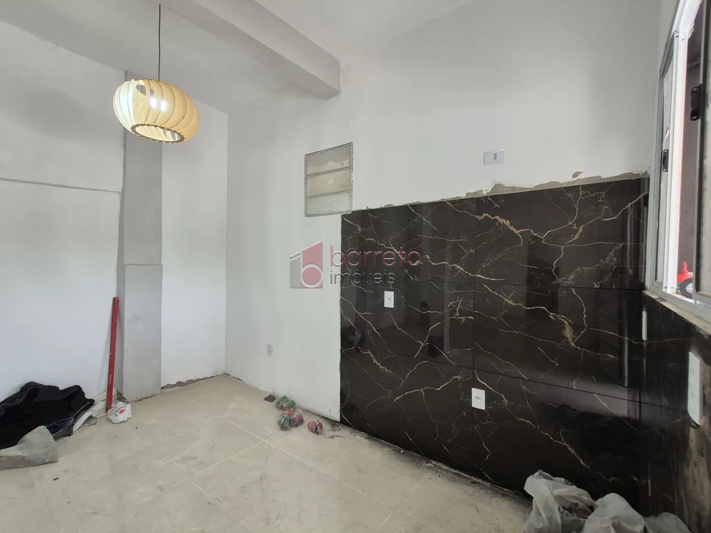 CASA COM 6 SUÍTES À VENDA EM CAMPO LIMPO PAULISTA/SP