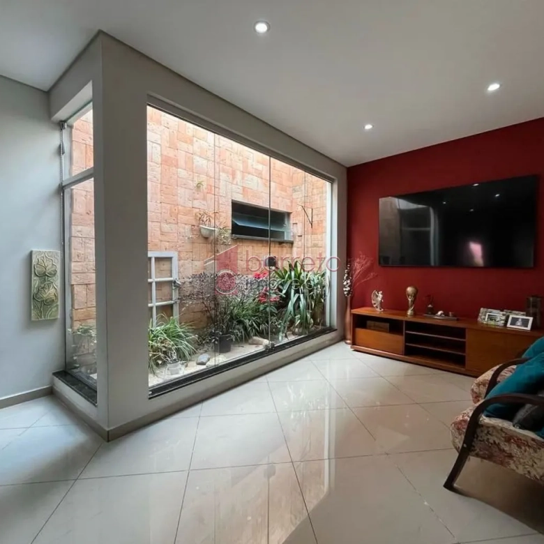 CASA COM 3 QUARTOS À VENDA NA VILA CONSTANÇA EM CAMPO LIMPO PAULISTA/SP