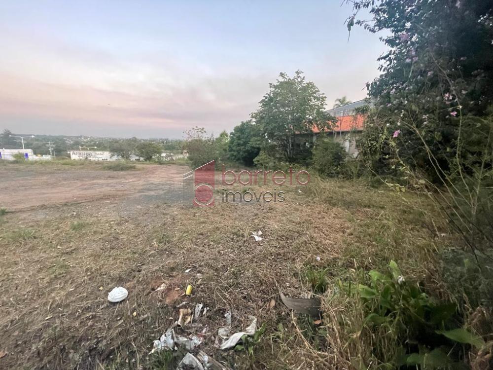 TERRENO A VENDA DE ESQUINA NA CIDADE DE INDAIATUBA
