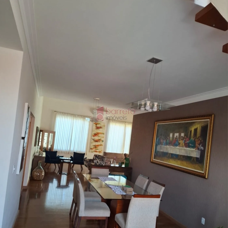 CASA DE ALTO PADRÃO À VENDA NO CONDOMÍNIO VIVENDAS DO JAPI EM JUNDIAÍ/SP