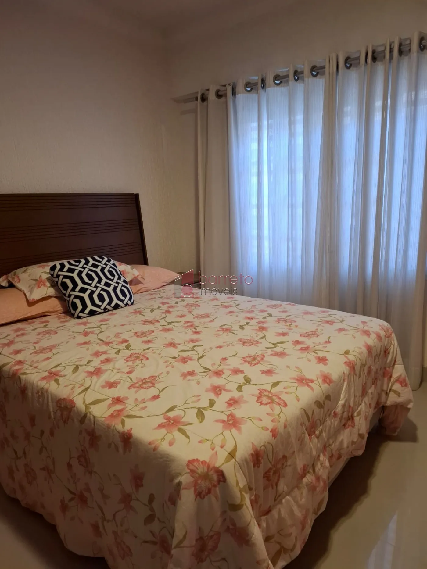 CASA DE ALTO PADRÃO À VENDA NO CONDOMÍNIO VIVENDAS DO JAPI EM JUNDIAÍ/SP
