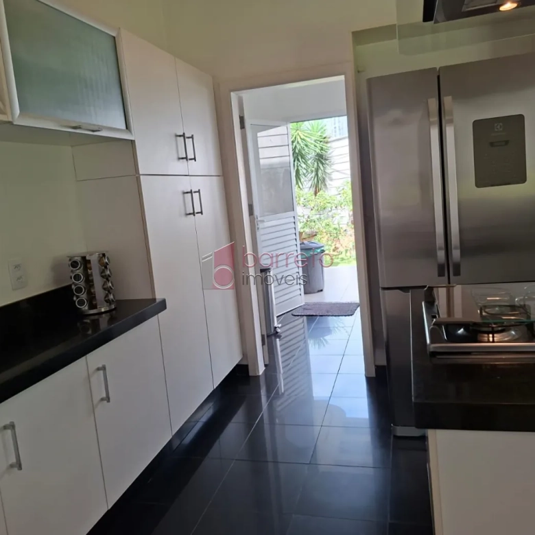 CASA COM 04 SUÍTES À VENDA NO CONDOMÍNIO TERRAS DE SANTA TERESA EM ITUPEVA/SP