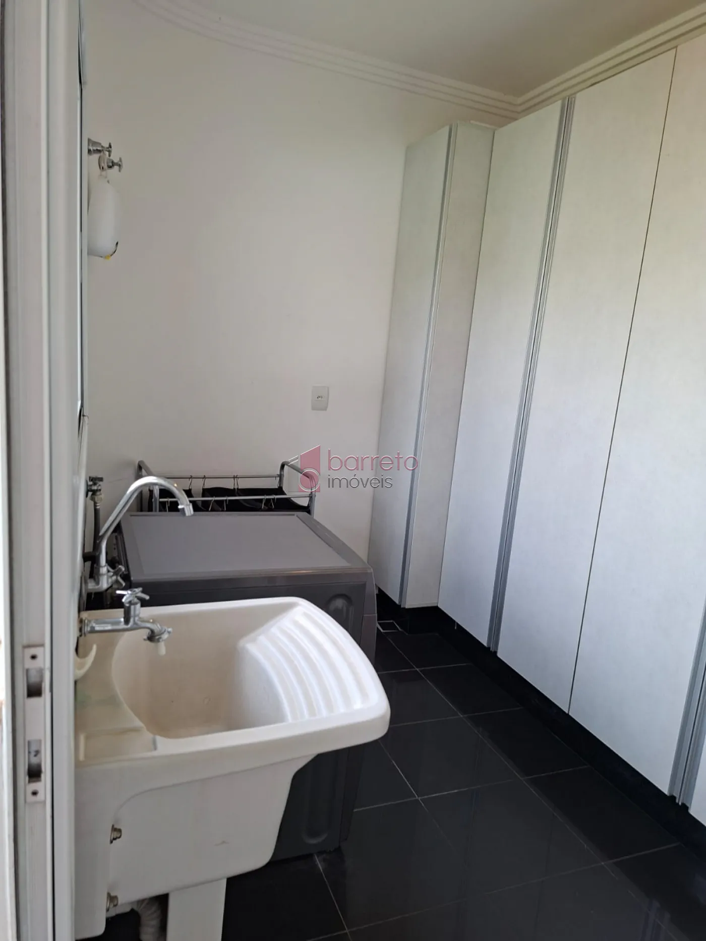 CASA COM 04 SUÍTES À VENDA NO CONDOMÍNIO TERRAS DE SANTA TERESA EM ITUPEVA/SP