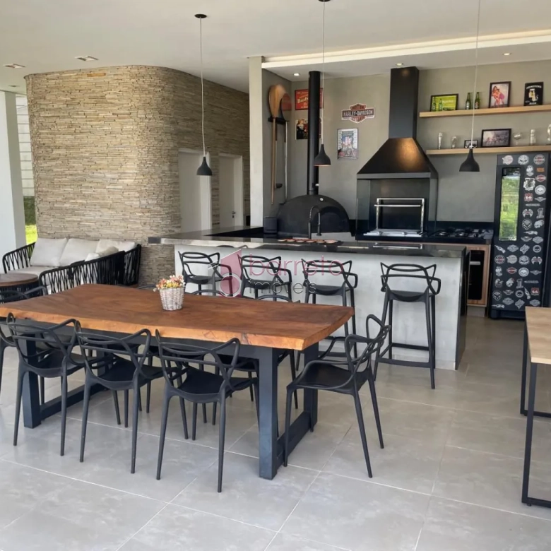 CASA COM 04 SUÍTES À VENDA NO CONDOMÍNIO TERRAS DE SANTA TERESA EM ITUPEVA/SP