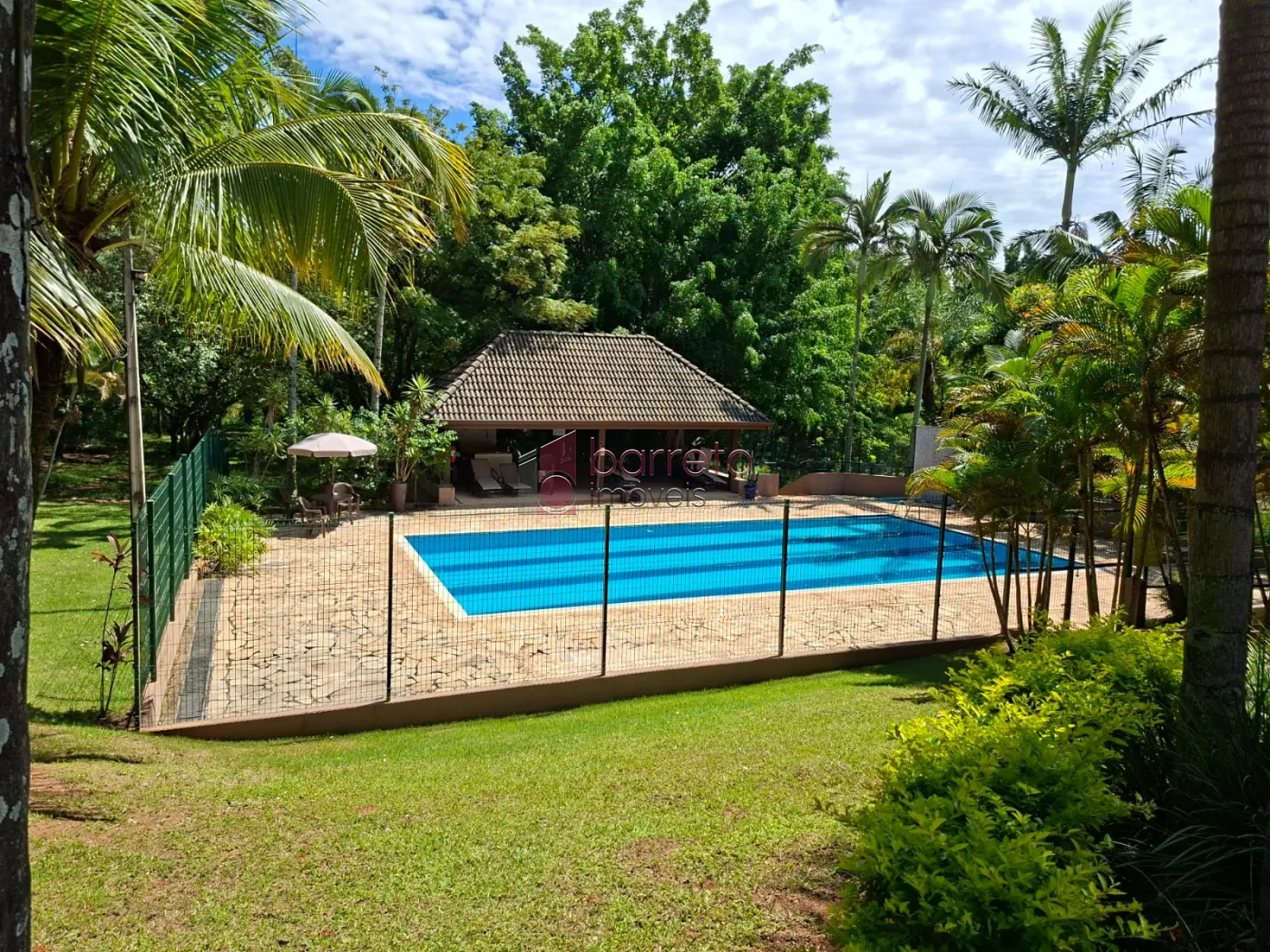 CASA COM 04 SUÍTES À VENDA NO CONDOMÍNIO TERRAS DE SANTA TERESA EM ITUPEVA/SP