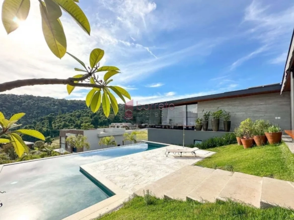 SOBRADO À VENDA COM 03 QUARTOS – CONDOMÍNIO FAZENDA SERRA AZUL 1 – ITUPEVA/SP