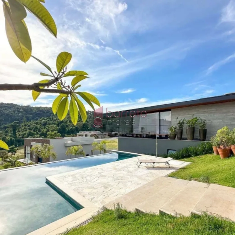 SOBRADO À VENDA COM 03 QUARTOS – CONDOMÍNIO FAZENDA SERRA AZUL 1 – ITUPEVA/SP