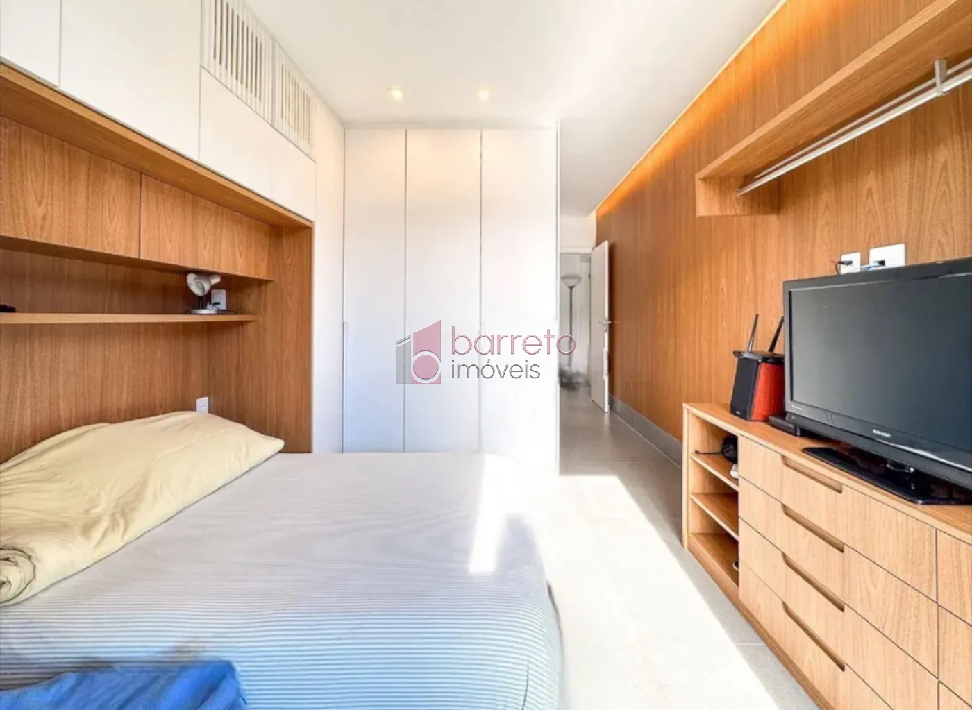 SOBRADO À VENDA COM 03 QUARTOS – CONDOMÍNIO FAZENDA SERRA AZUL 1 – ITUPEVA/SP