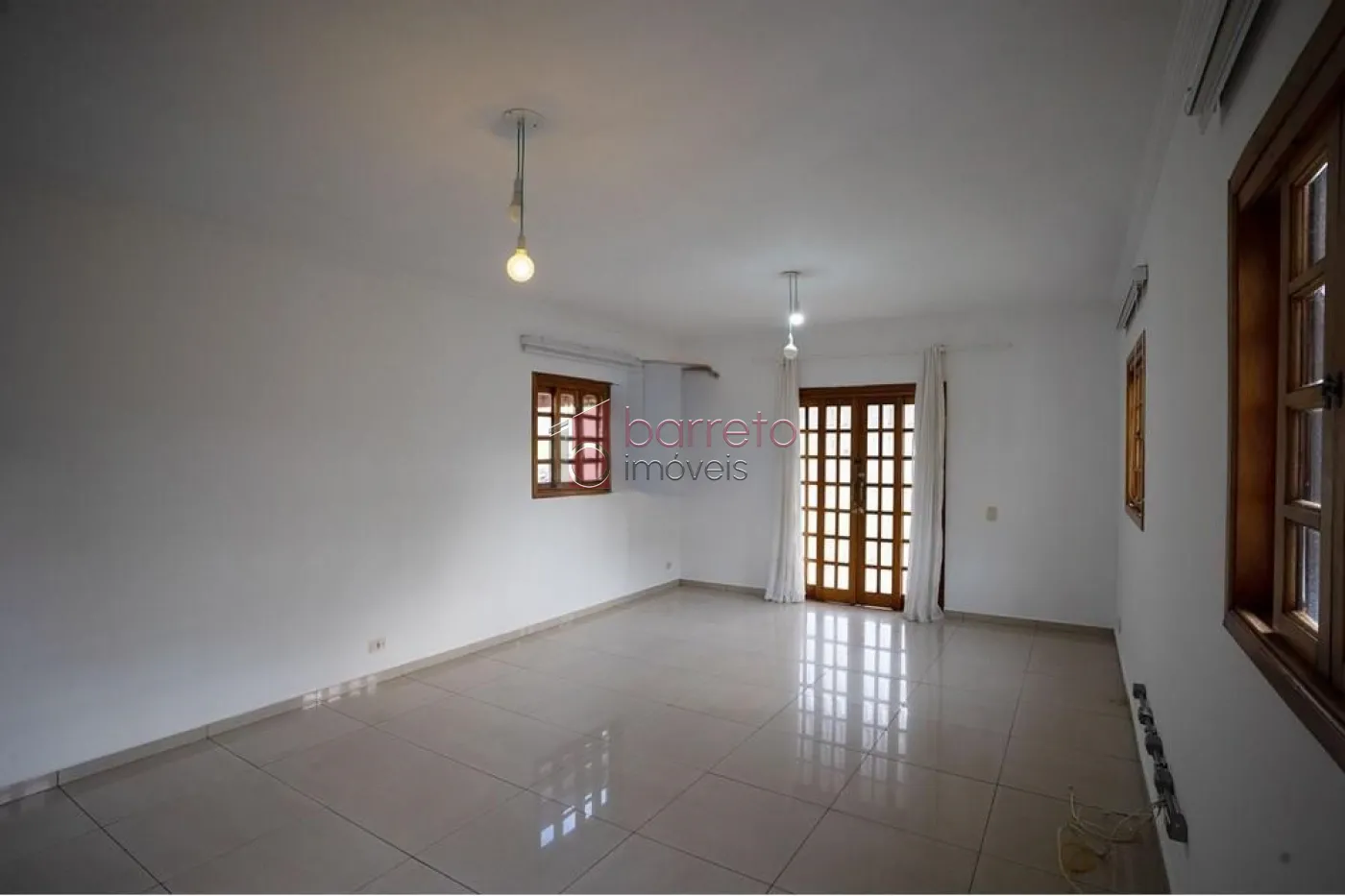 CASA TÉRREA PARA VENDA E LOCAÇÃO NO CONDOMÍNIO RESIDENCIAL DOS LAGOS – ITUPEVA/SP